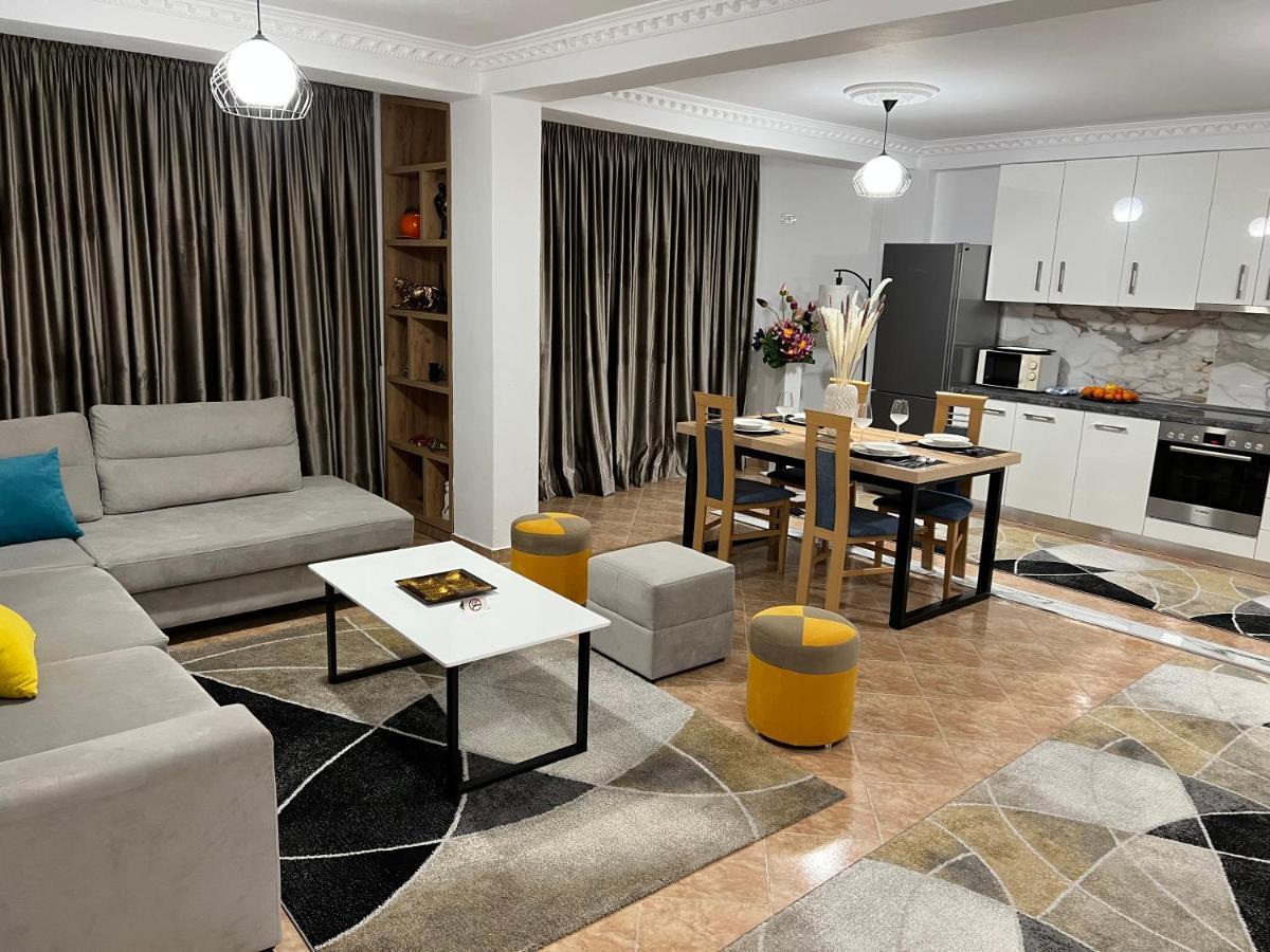 Daily Rent Apartment City Center Elbasan 6 Eksteriør billede