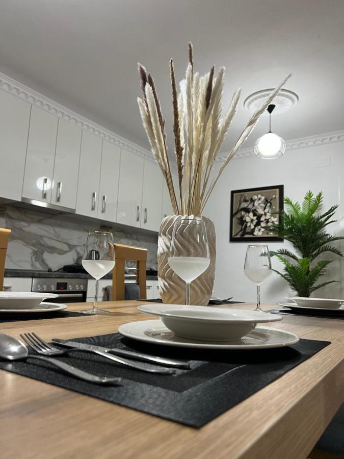 Daily Rent Apartment City Center Elbasan 6 Eksteriør billede