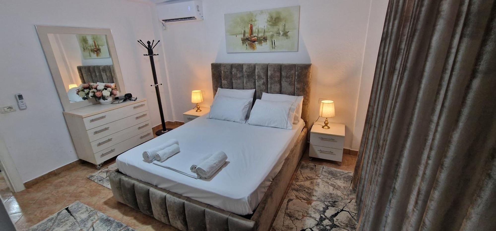 Daily Rent Apartment City Center Elbasan 6 Eksteriør billede