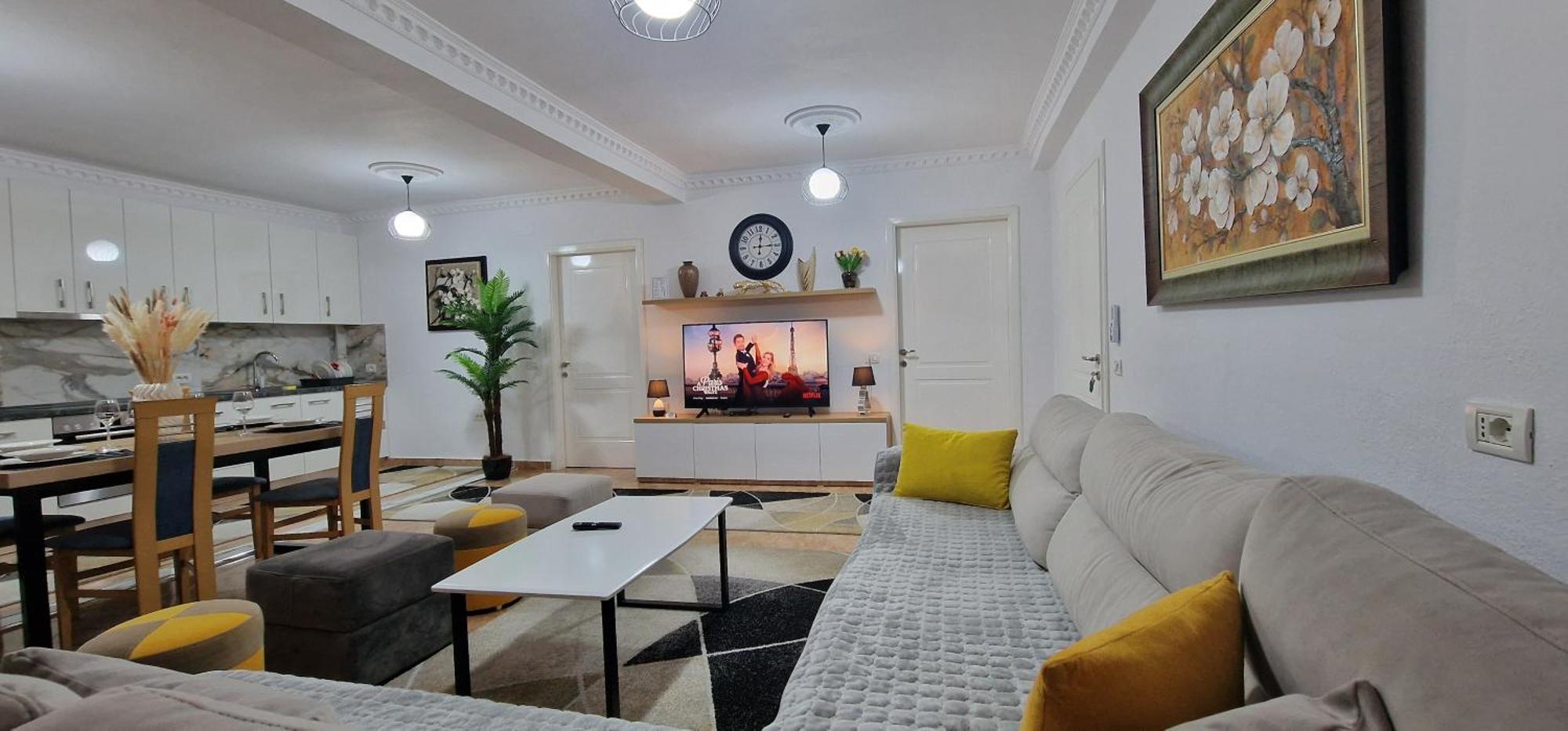 Daily Rent Apartment City Center Elbasan 6 Eksteriør billede
