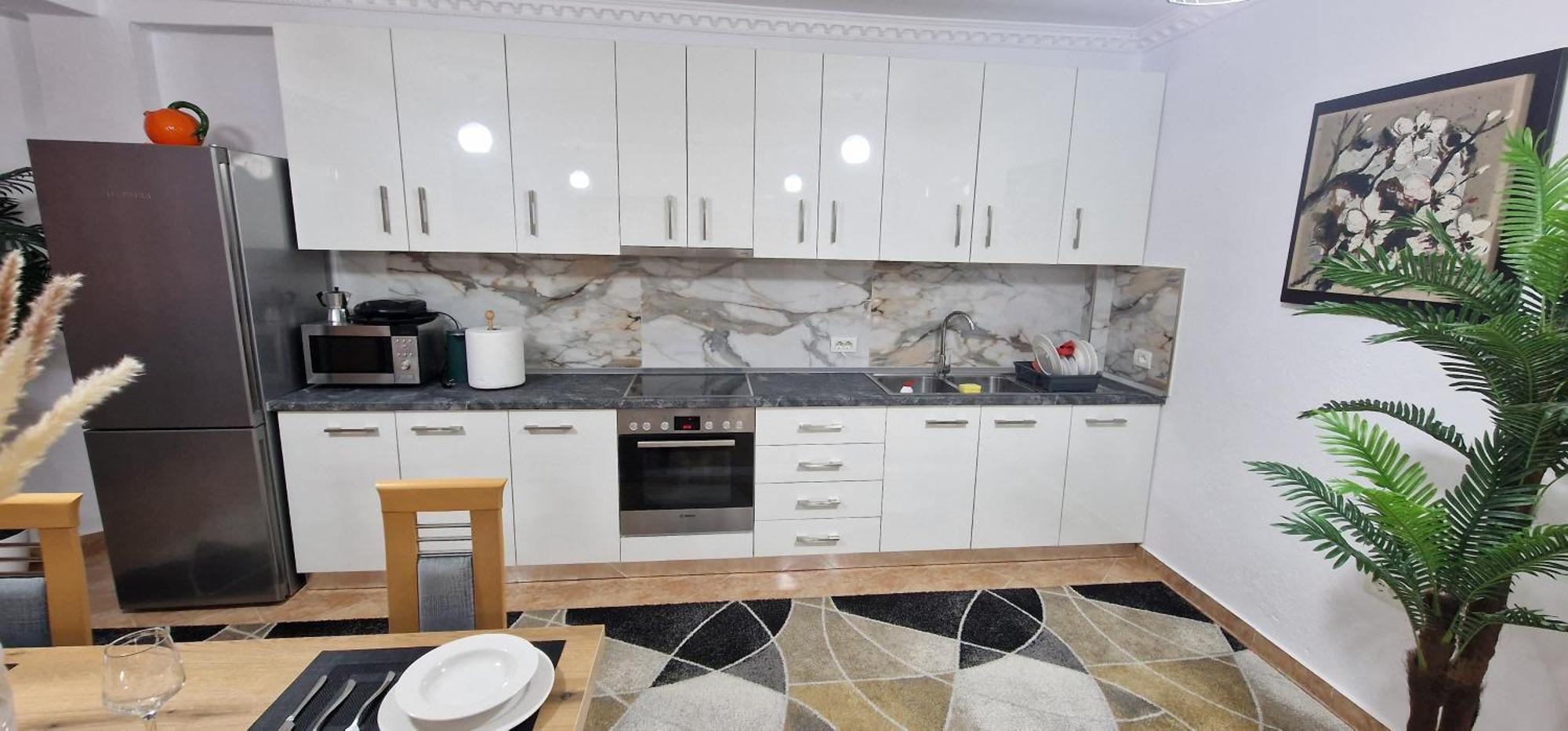 Daily Rent Apartment City Center Elbasan 6 Eksteriør billede
